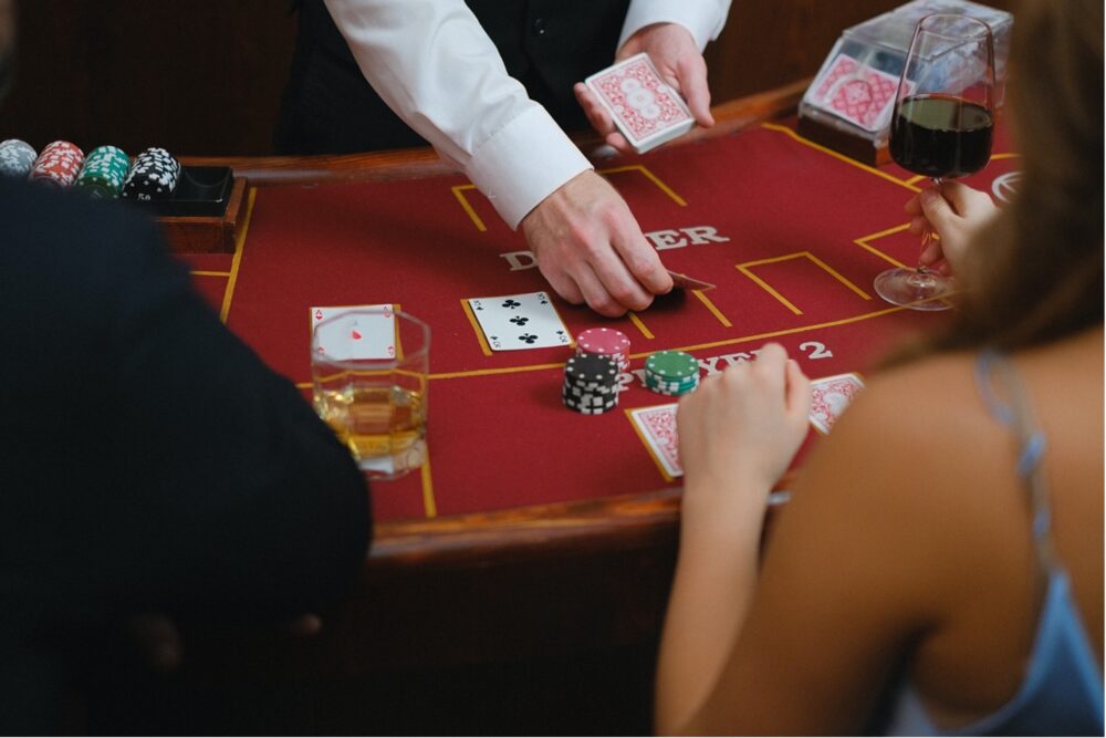 Online Blackjack Optimal Betting Strategy